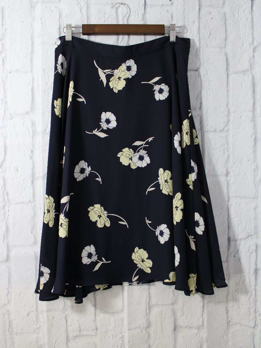 Ann Taylor Size 10 Navy Blue Bold Floral Flowy Elegant Back Zip Midi Skirt